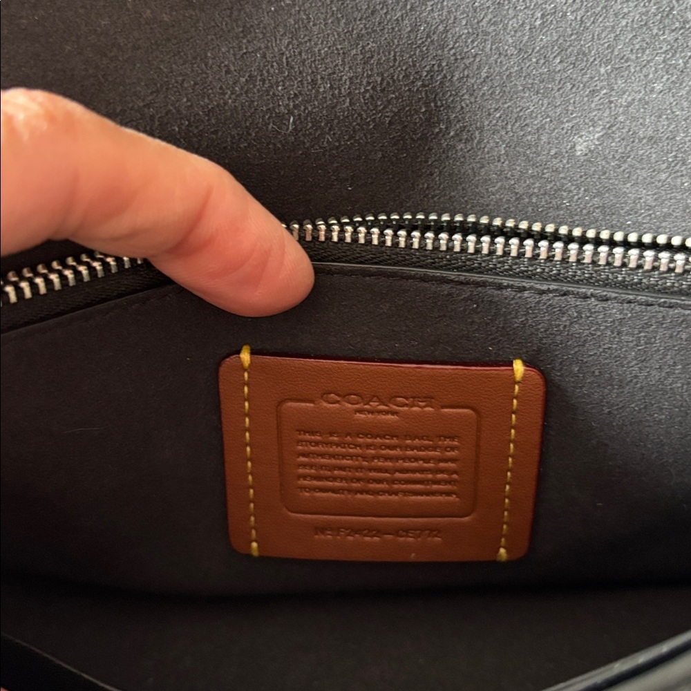 Tabby Chain Clutch - Picture 8 of 8